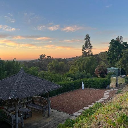 Bright & Beautiful Home On The Hills! Kelmscott Eksteriør bilde